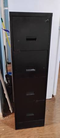 Armario de archivo metálico vertical con 4 cajones - $20 (Texas City)62918240085633120