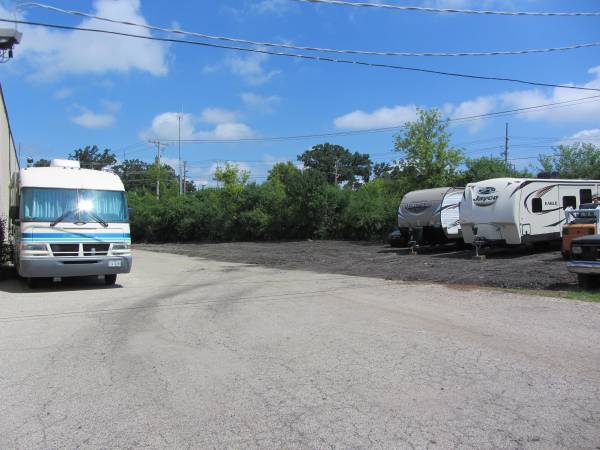 $1,234 Outside Paved RV Parking Space (Mundelein, IL)63918415447298121
