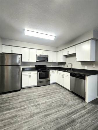 $1,399 / 1br - 670ft2 - 📚 Walk to Campus & Downtown (Downtown Tucson)63674756315777120