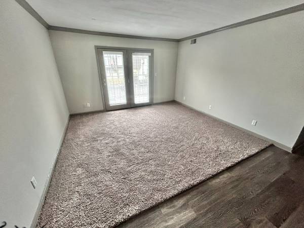 $1,599 / 3br - 1300ft2 - Three Bedroom Available Soon! (Louisville)64008826877441120