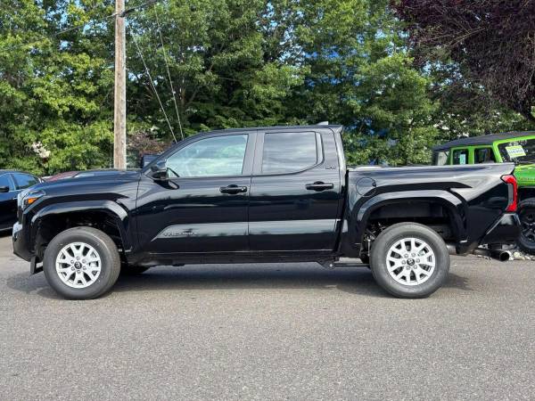 2024 Toyota Tacoma Doble Cabina SR5 Camioneta 4D 5 ft Modelo Garantizado Credi - $37,995 (+ 405 Motors)63623640845955123