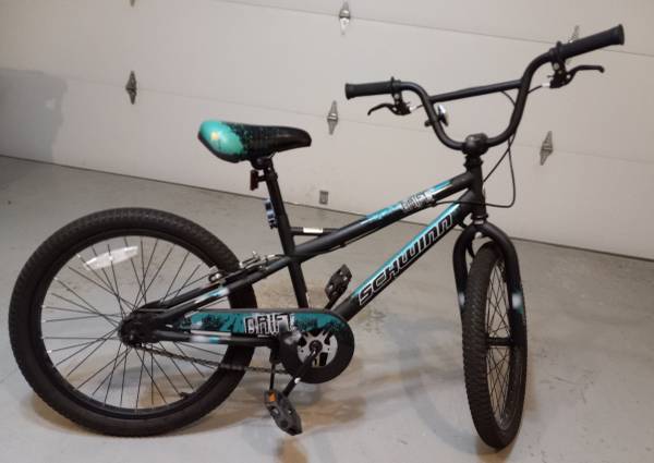 Schwinn Drift 20 Inch Bike for Kids 1