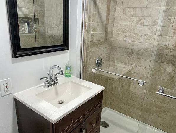 $1,150 Dos profesionales veinteañeras buscan un tercer compañero de piso para un apartamento soleado y moderno en JP (Jamaica Plain)63828406234113121