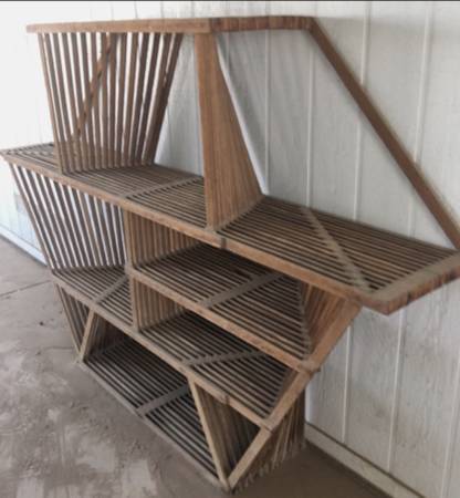 MCM Redwood Slatwood - Unidad de estantería - $550 (Yuma, Arizona)63470106577667121