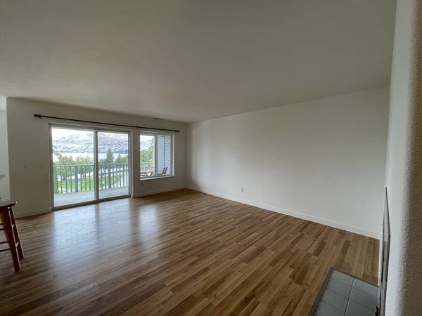 $1,875 / 2br - 1132ft2 - Overlake Condominiums Top Floor Unfurnished Rental (Chelan)63808971371779121