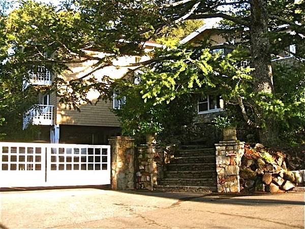 $7,900 / 3br - 3000ft2 - $7900/3br/3ba/FULLY FURNISHED WITH AMAZING VIEWS IN ROSS/San Anselmo/ (kentfield / ross)63682813841539120