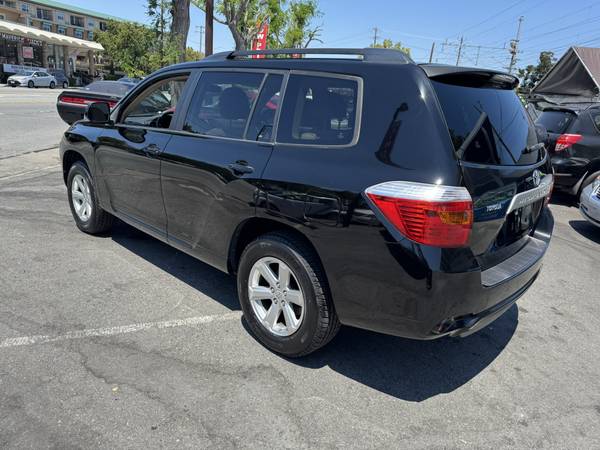 2009 TOYOTA HIGHLANDER. TÍTULO LIMPIO, PASÓ LA PRUEBA DE EMISIONES, ¡UN SOLO DUEÑO! POCOS KILÓMETROS! - $10,999 (san mateo)63624151030659124