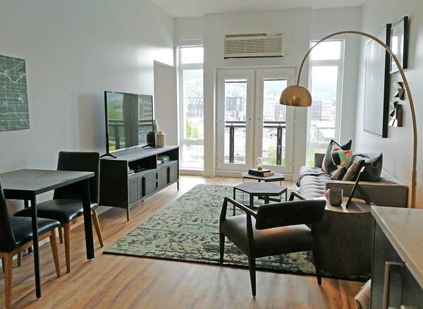 $1,775 / 1br - 669ft2 - ¡Vive, ríe y ama en Slabtown Flats! ¡Hasta 8 semanas gratis! (1885 NW Quimby St. Portland, OR 97209)63777384747265120