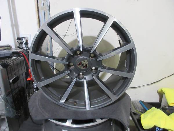 PORSCHE 2014-2018 911 FACTORY WHEELS 1