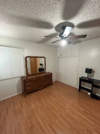 $1,350 / 2br - Mini-apartment type (Winnetka)63700958301569123