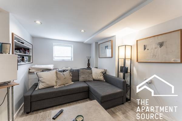 $1,695 / 2br - ✨2 Bed Logan Square - Remodel - Gas/Water/Elec Included - Free Laundry (Logan Square)63898858076546122