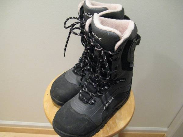 Waterproof Snowmobile Boots - Women's Size 8.5-9 - $100 (North Bend  Wa.)63471419662337121