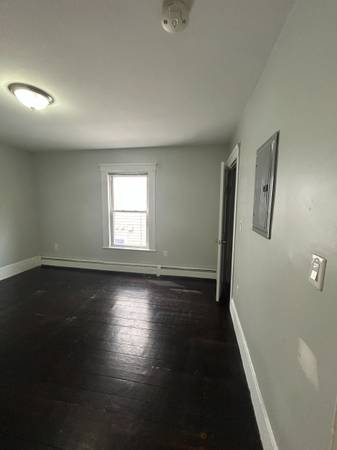 $3,400 / 3br - Available Now! Gorgeous 3 bed/1 bath, Pet Friendly, Students Ok. No Fe (Kendall Square)63931250077315123