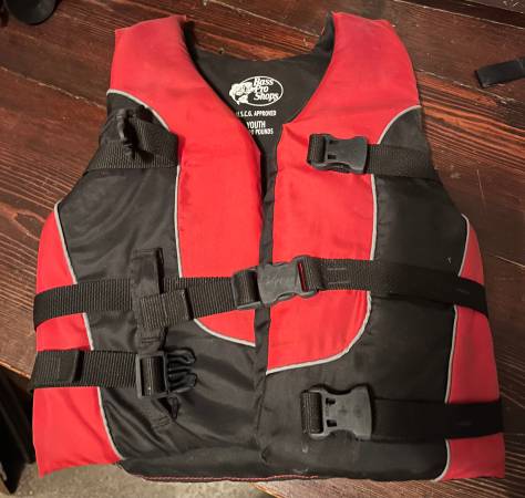Bass Pro Youth PFD, 50-90 lbs 1