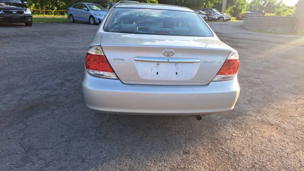 2005 toyota camry 4cyl aut0 le - $4,900 (Webster ny)63442738229377124