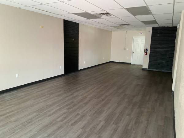 $900 / 800ft2 - SPACIOUS OFFICE * LET'S MAKE A DEAL (Ocala)63768080319235124