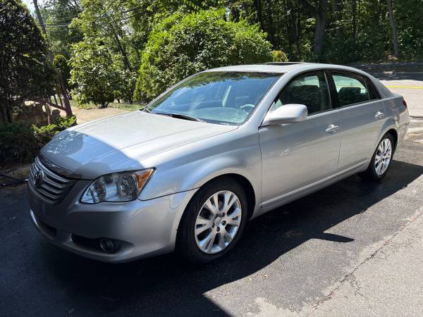 2008 Toyota Avalon XLS excellent condition - $7,995 (Waltham)63615566387969121