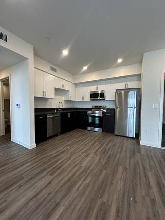$2,595 / 1hab - 700ft2 - Apartamento de 1 hab. cerca de la línea Expo: salón en la azotea, lavadora/secadora en la unidad, West Adams (West Adams)63655061362563121