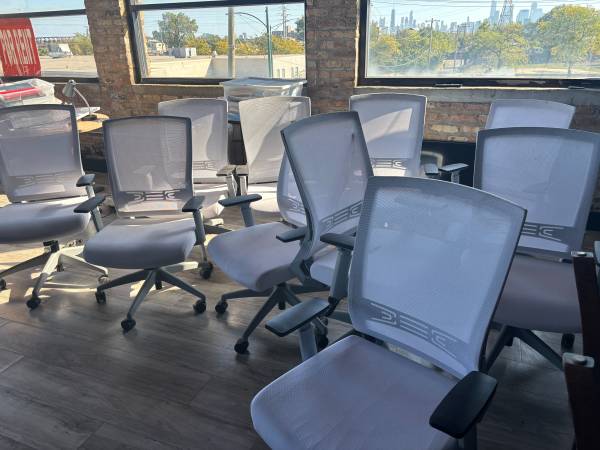 10 White Office Chairs 1