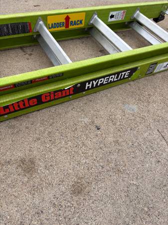 16 foot Hyperlite Extemsion Ladder w/ ratchet levelers 1