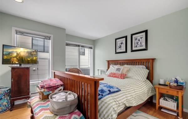 Rarely Available Gorgeous 2br Condo. Parking & Utilities Incl. 1