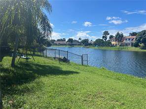 $3,700 / 3br - UPDATED SINGLE FAMILY HOME WITH WATER VIEWS.. (DAVIE)64002012603906121