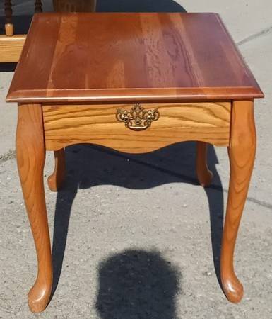 Solid Oak Nightstand / End Table 1