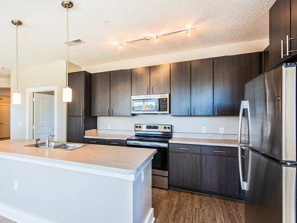 $1,694 / 2br - 1038ft2 - Balconies & Patios, Stainless Steel Appliances, Carpet in Bedrooms64015948230786121