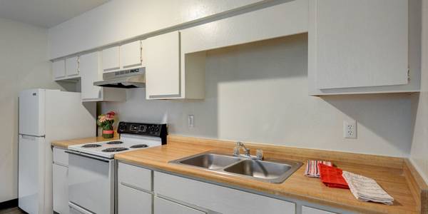Laundry facilities, Free premium cable, WIFI included 1