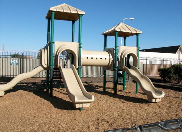 $2,582 / 3br - Covered Parking, 24-Hour On-Site Maintenance, (3) Playgrounds (1720 South Depot Road, Santa Maria, CA)63696006171651124