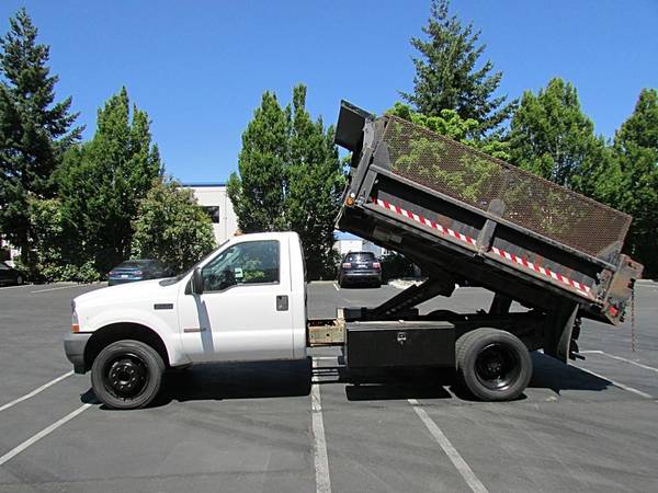 Camión volquete Ford Super Duty F-550 de 2003 - $15995,0063472573725443123