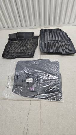 Ford Edge floor mats (carpet & all-weather) 1