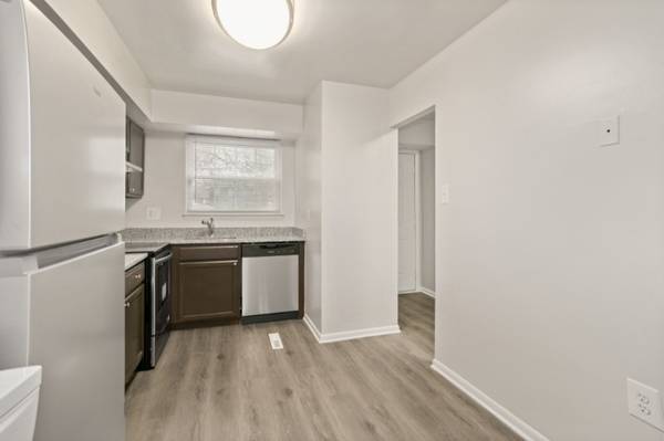 Spacious, Walk-in Closets, Situated in Lochearn!, 1/BD 1/BA 1