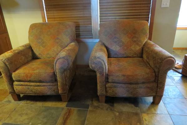 Chairs with Ottoman 1