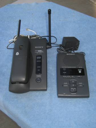 SONY 900 WIRELESS PHONE 1