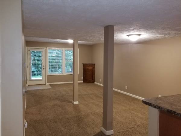 $1,050 / 1br - 662ft2 - Ready Soon!!! (Pets of all sizes!)63681714095875121