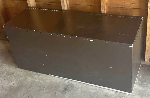 🔥 Solid Wood Storage Trunk – $60! 🔥 1