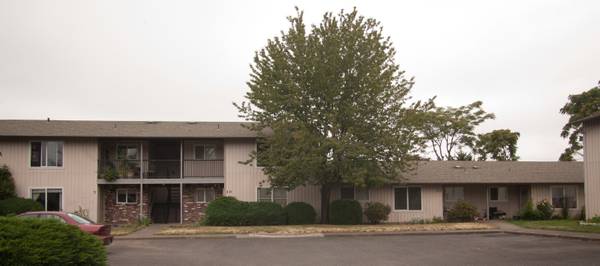 $858 / 2br - 800ft2 - On-Site Management, Laundry Facilities, 2B/1B (6724 SE 72nd Ave, Portland, OR)63845978622721124