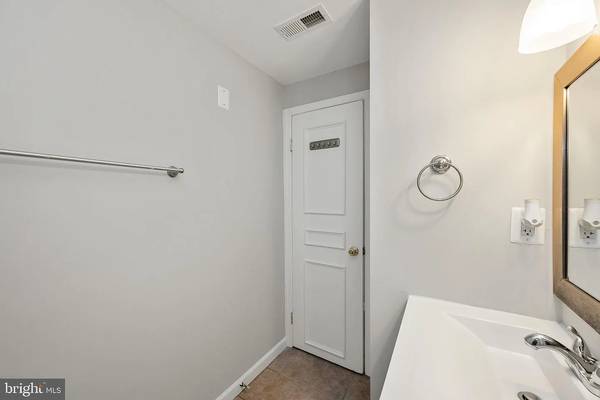 $900 Dale City VA, Habitación Privada, Baño Privado y Sala de Estar Propia63843416110211121