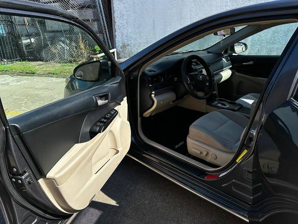 2013 Camry low miles excellent condition clean title - $11,500 (Houston)63617101901699124