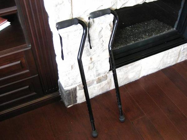 Two Adjustable Aluminum Black Walking Canes Support Canes $15/ea 1