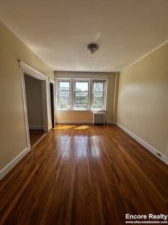 $1,850 AVAILABLE NOW! Sweet Studio in a Great Brighton Location! (Brighton)63817562480385122