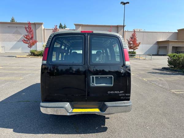 2002 Chevrolet Express G2500 - $5,900 (bitterlake)63470887435905123