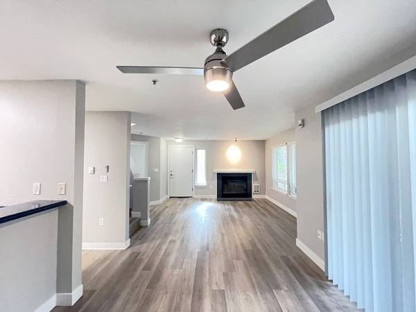 $3,499 / 3br - 1205ft2 - 3/bd 2/ba apt, Bellevue area, Modern kitchen, Pet-friendly home, Patio (Redmond/Bellevue/Microsoft)63814635915011124