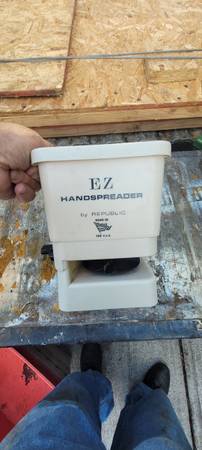 Grass seed spreader 1