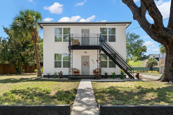 $1,999 / 1br - St Petersburg Apartment- ALL UTILITIES INCLUDED (St Petersburg)63980538120194121