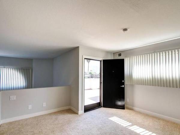 $2.463 / 1 hab - 740 pies² - Una visita obligada, piscina climatizada, techos altos, haga una visita hoy (Toluca Lake)63348594412931124