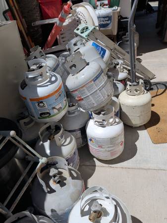 Empty propane tanks 26 $12 each 1