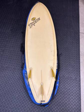 6' 2'' Surfboard Byrne Michael Baron Design (with board bag) 1