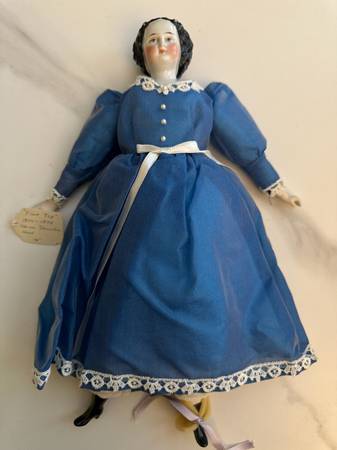 Exceptionally Rare 1850 - 1870 China Shoulder Head Doll 1